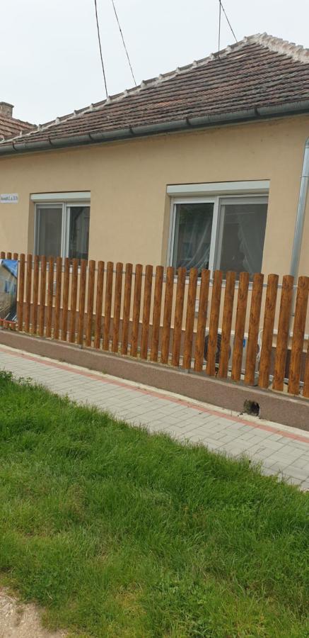 Napfeny Apartmanhaz Balatonbereny Exterior photo